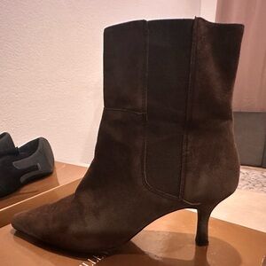 Chic Suede Heeled Boots in Rich Brown